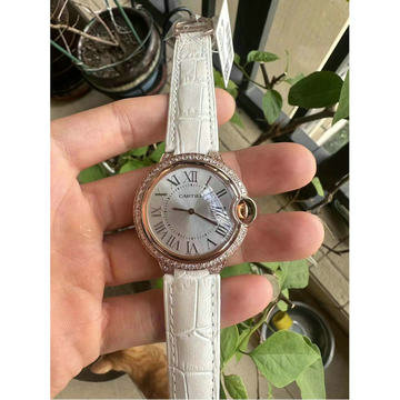 商品名称：カルティエ CARTIER ZX-CAT20038B 2024年最新入荷 バロン ブルー ドゥ ウォッチ メンズ 腕時計 男性用 時計 本革ベルト クォーツ機械式ムーブメント