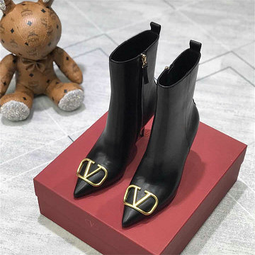 ヴァレンティノ Valentino 26-VTJ25028P 2025年新作 アンクルブーツ ローヒール ショートブーツ ピンヒール レディースシューズ