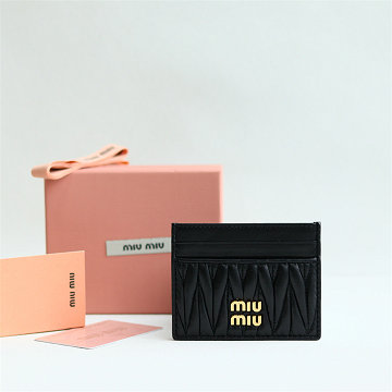ミュウミュウ MIUMIU GH-MM5MC076QK 2025年最新入荷 マトラッセレザー カードケース ポケットウォレット 名刺入れ レディース