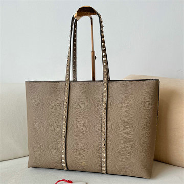 ヴァレンティノ Valentino 99-VT24169JHS 2025年新作 ガラヴァーニ ヴィヴァ ロックスタッズ トートバッグ ショルダーバッグ レディース