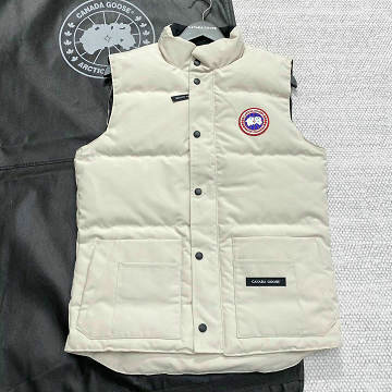 商品名称：カナダグース CANADA GOOSE 2025年新作 パファーコート ダウンベスト 暖かい 防寒 トップスコート