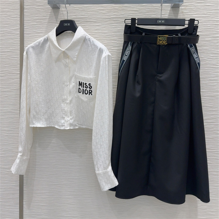 商品名称：クリスチャンディオール CHRISTIAN DIOR XG-TZCD25011K 2025年新作 レディース 上下セット ロングスリーブ シャツ ミディスカート