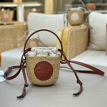 商品名称：クロエ CHLOE 99-CLE11266BXZ 2025年最新入荷 ナチュラル ファイバー製 HORSE MEDAL ミニバスケットバッグ トートバッグ ハンドバッグ