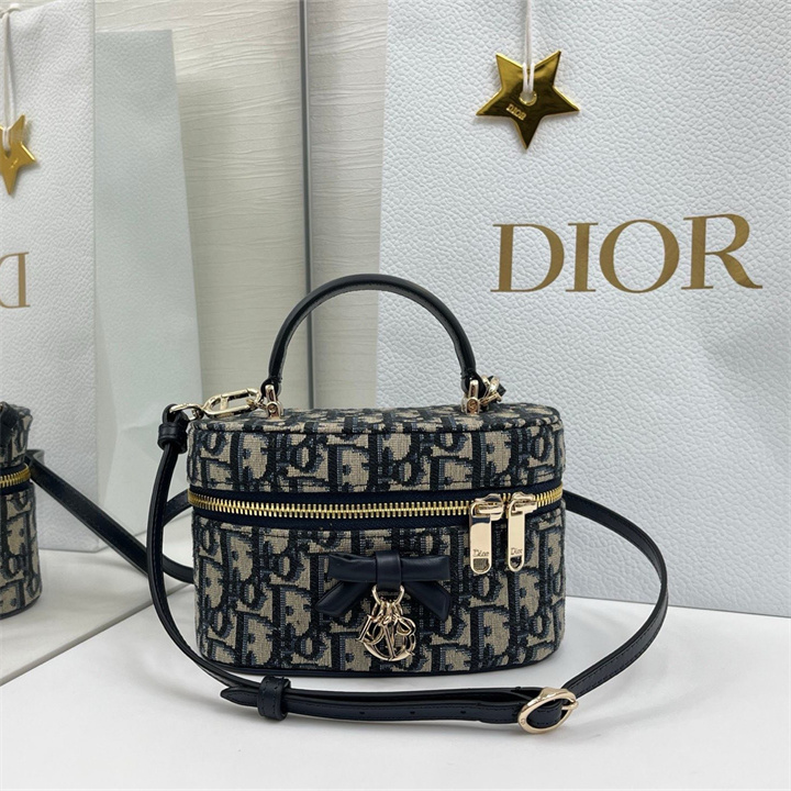 クリスチャンディオール CHRISTIAN DIOR 2026年 ハンドバッグ クラッチバッグ ポーチ ショルダーバッグ