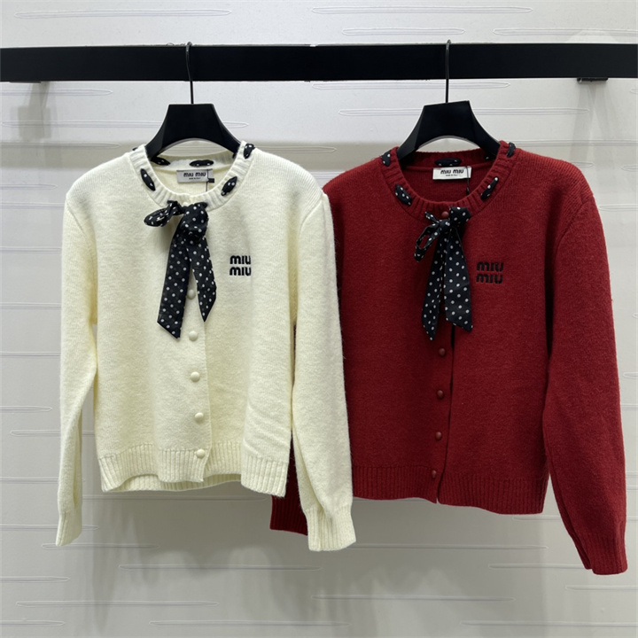 商品名称：ミュウミュウ MIUMIU 2026年 レディース ニットカーディガン 長袖 クルーネックネック ゆったり シンプル 秋冬 カジュアル トップス