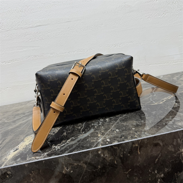 商品名称：セリーヌ CELINE 2026年 クロスボディバッグ ショルダーバッグ テイク アウェイ トリオンフキャンバス カーフスキン