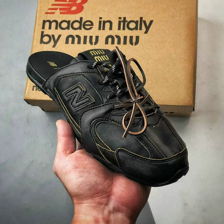 商品細詳を見る:ミュウミュウ MIUMIU 2026年 ローファー フラットミュール スライド レディース