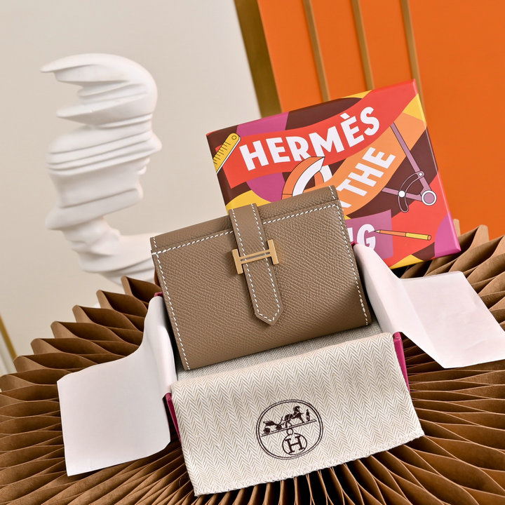 商品細詳を見る:エルメス HERMES 2026年 ベアン 三つ折り短財布 カード入れ ヴォーエプソン
