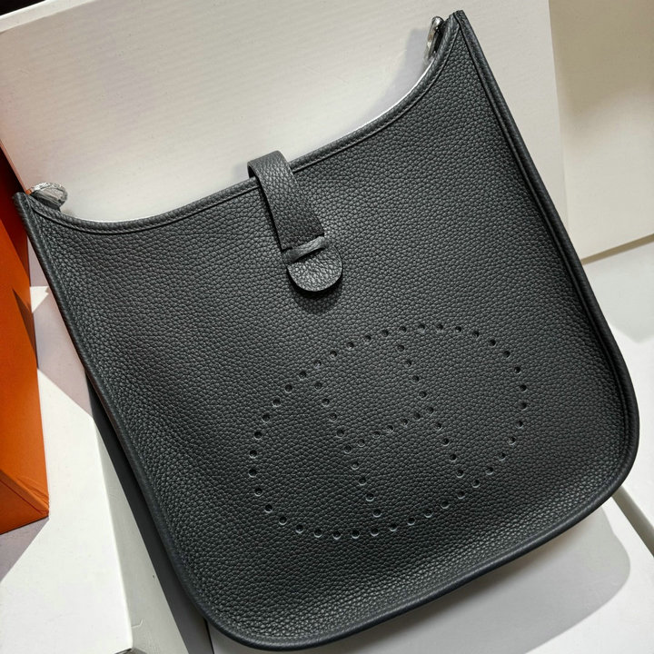 商品名称：エルメス HERMES 2026年 エヴリン スモール ショルダーバッグ レザー