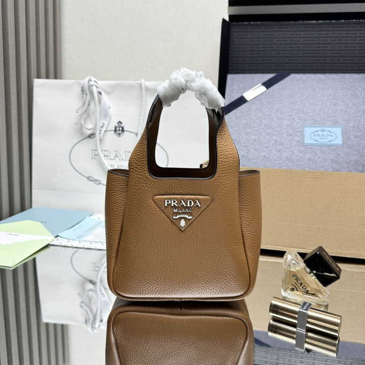 商品名称：プラダ PRADA 2026年 1BA349 リエゾン ミニ レザー ハンドバッグ トートバッグ カーフレザー レディース