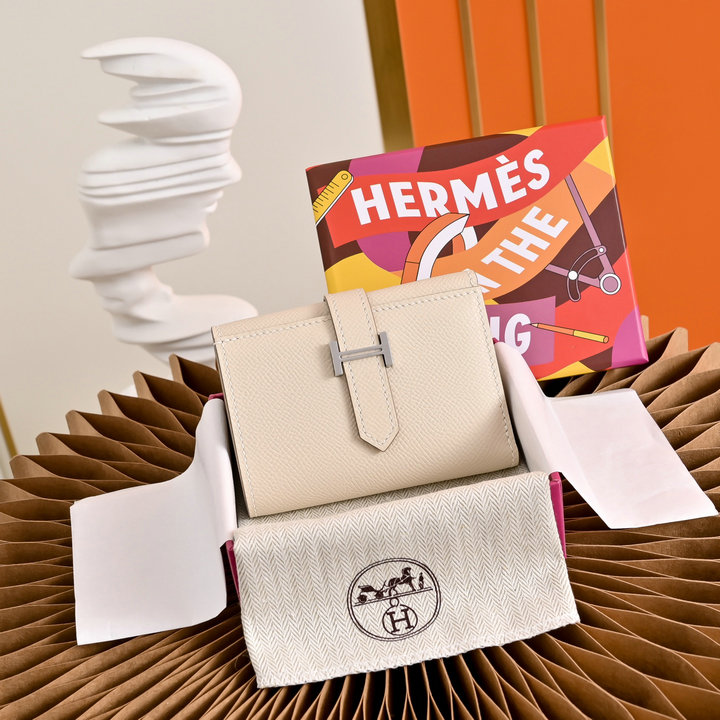 商品名称：エルメス HERMES 2026年 ベアン 三つ折り短財布 カード入れ ヴォーエプソン
