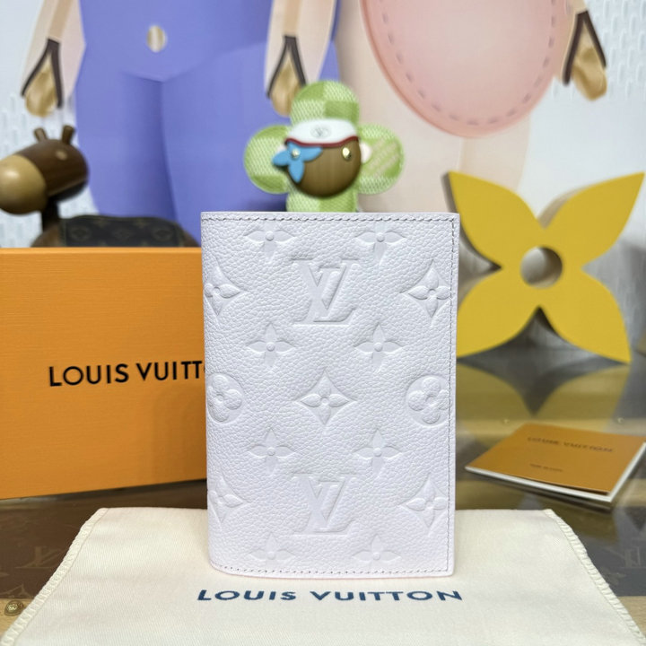 商品名称：ルイヴィトン LOUISVUITTON 2026年 M28990 パスポートカバー クーヴェルテュール パスポール モノグラム アンプラント レザー