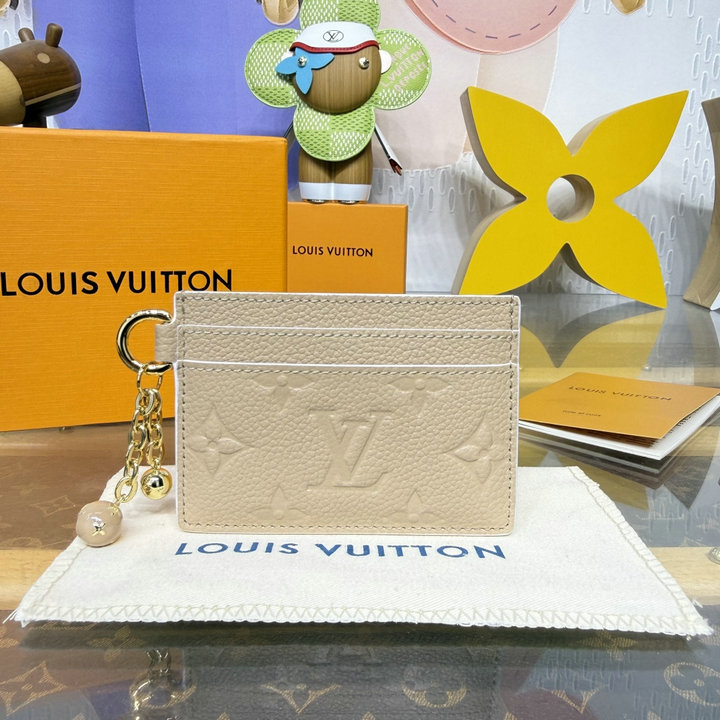 ルイヴィトン LOUISVUITTON 2026年 M28995 カードケース ポルト カルト LV チャーム モノグラム アンプラント レザー