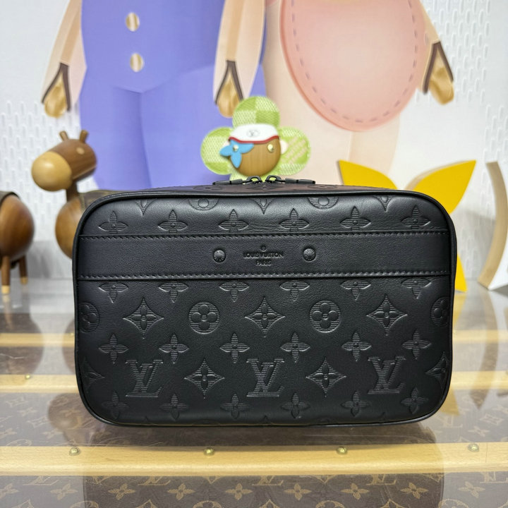 商品名称：ルイヴィトン LOUISVUITTON 2026年 M68589 トゥルース トワレ GM ポーチ 手持ちかばん 旅行かばん モノグラム シャドウ レザー