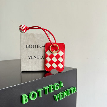 ボッテガヴェネタ BOTTEGAVENETA 025-BOV796802RD 2025年新作 バッグチャーム カードケース キーホルダー