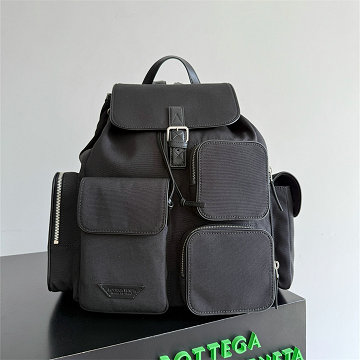 ボッテガヴェネタ BOTTEGAVENETA 025-BOV837377BK 2025年新作 クロスロード マルチポケット バックパック メンズ リュックサック 大容量