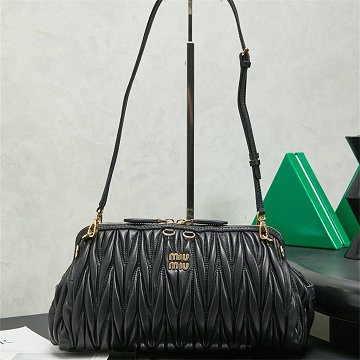 商品名称：ミュウミュウ MIUMIU 99-MM5BF130BK 2026年新作 クラッチバッグ トートバッグ ショルダーバッグ レディース