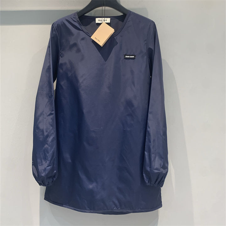 ミュウミュウ MIUMIU 2026年 ロングスリーブ Tシャツ クルーネック カジュアル レディース