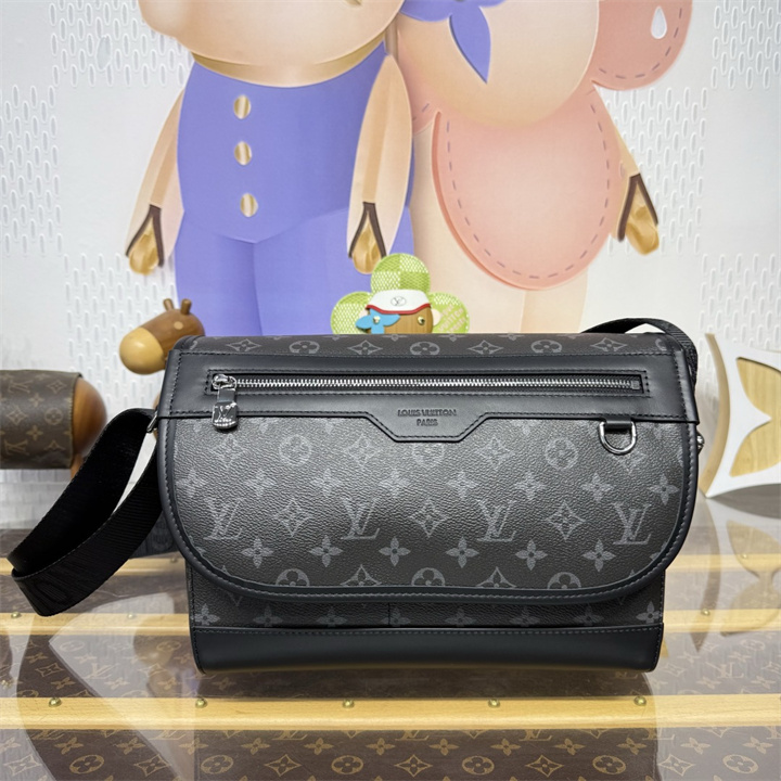 ルイヴィトン LOUISVUITTON 2026年 クーリエ メッセンジャー ショルダーバッグ メンズ モノグラム エクリプス キャンバス