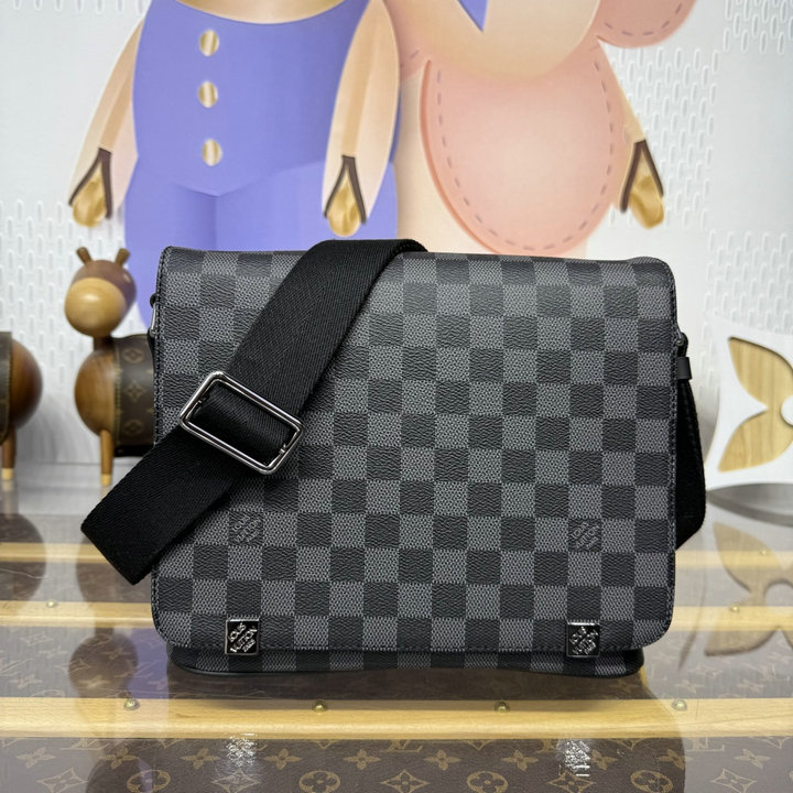 ルイヴィトン LOUISVUITTON 2026年 N41028 ディストリクト メッセンジャーバッグ ショルダーバッグ メンズ ダミエ グラフィット キャンパス
