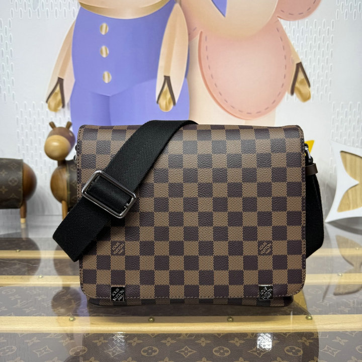 ルイヴィトン LOUISVUITTON 2026年 N41031 ディストリクト メッセンジャーバッグ ショルダーバッグ メンズ ダミエ エベヌ キャンパス